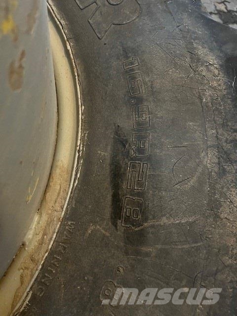Goodyear 20,8x38 - 19,6x28 Tyres, wheels and rims