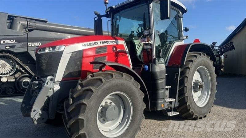 Massey Ferguson 8S205 トラクター