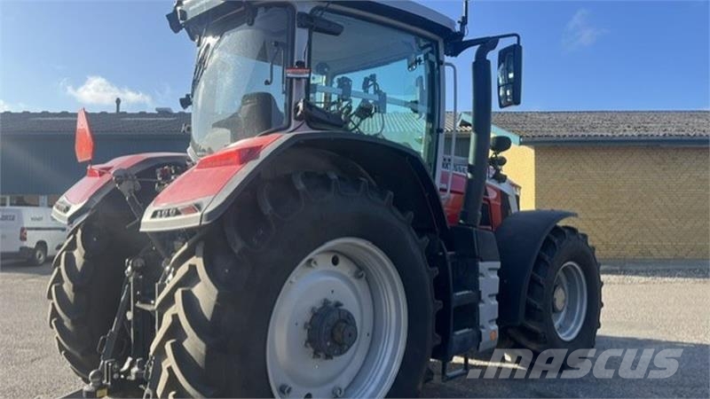Massey Ferguson 8S205 トラクター