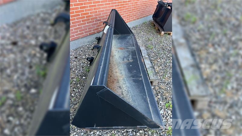 MO Implements Frontskovl Frontskovl, 250 cm med EURO- Kanalak