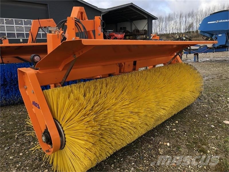 Nesbo FM 2100S m/pto og A-ramme Kosten har aldrig kørt Agricultura - Otros