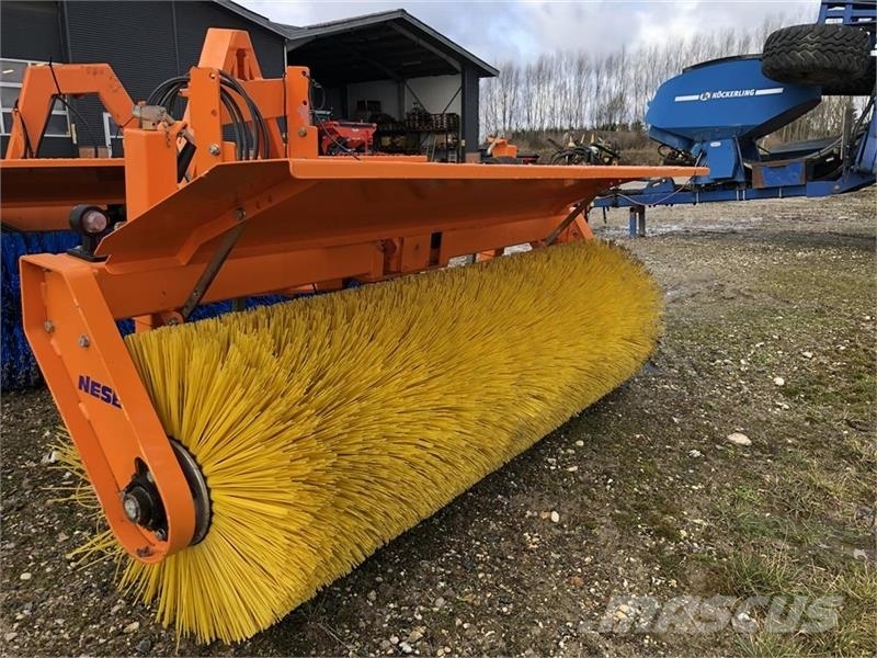 Nesbo FM 2100S m/pto og A-ramme Kosten har aldrig kørt Agricultura - Otros