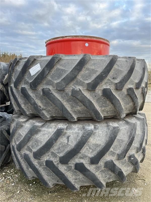 Trelleborg 650/85R38 Fendt røde inkl. låse Renkaat ja vanteet