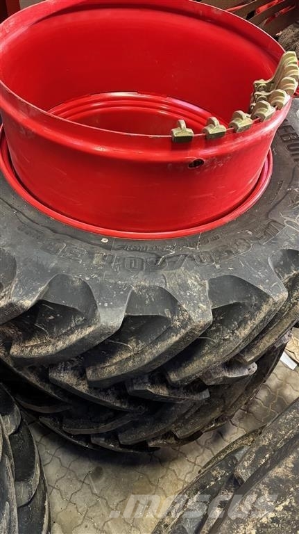 Trelleborg 750/70R44 - 650/60R38 Trelleborg VF Колелета/Гуми