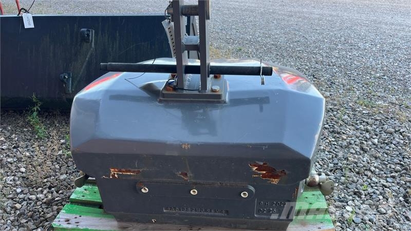 Valtra Frontvægt, 2.300 kg Frontvægt, 2.300 kg Outros acessórios de tractores