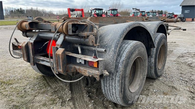 - - - wirehejsvogn Hook lift trailers
