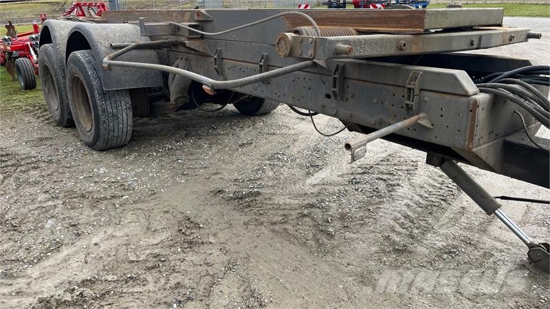 - - - wirehejsvogn Hook lift trailers