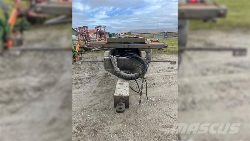 - - - wirehejsvogn Hook lift trailers