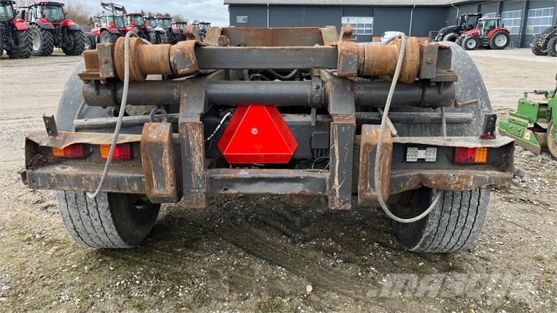 - - - wirehejsvogn Hook lift trailers