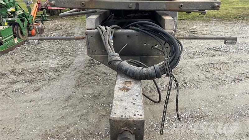 - - - wirehejsvogn Hook lift trailers