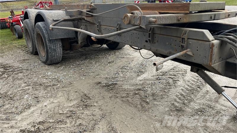 - - - wirehejsvogn Hook lift trailers