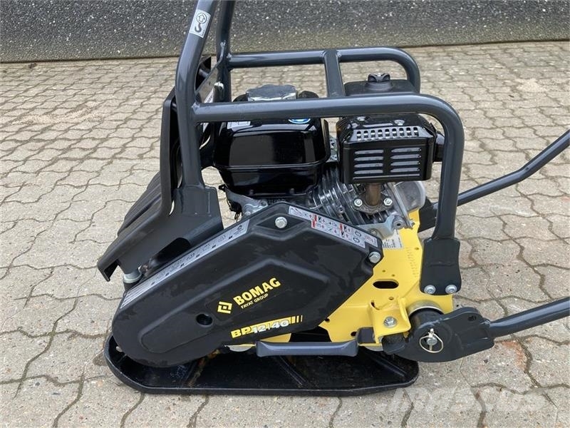 Bomag BP 12/40 Kan udstyres med vandtank og spredebom دكاكات أفقية