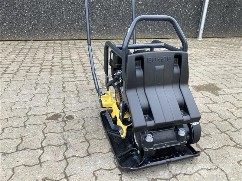 Bomag BP 12/40 Kan udstyres med vandtank og spredebom دكاكات أفقية