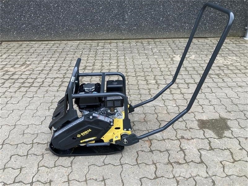 Bomag BP 12/40 Kan udstyres med vandtank og spredebom دكاكات أفقية