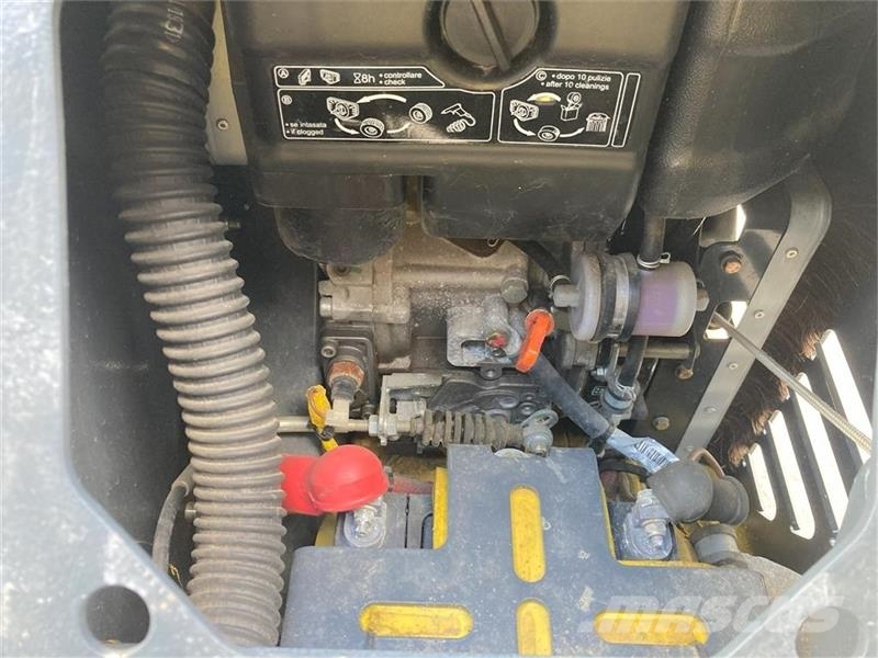Bomag BPR 55/65DE Udstyret med fast Vulkolanplade دكاكات أفقية