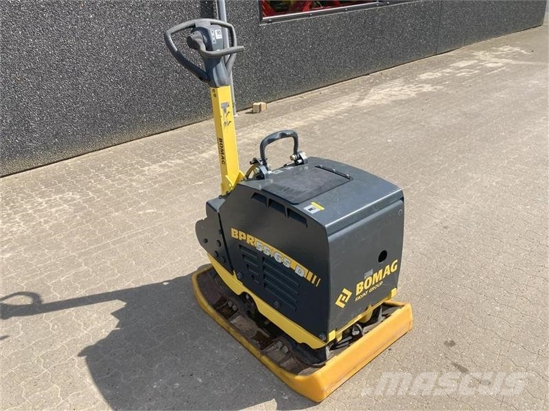 Bomag BPR 55/65DE Udstyret med fast Vulkolanplade دكاكات أفقية