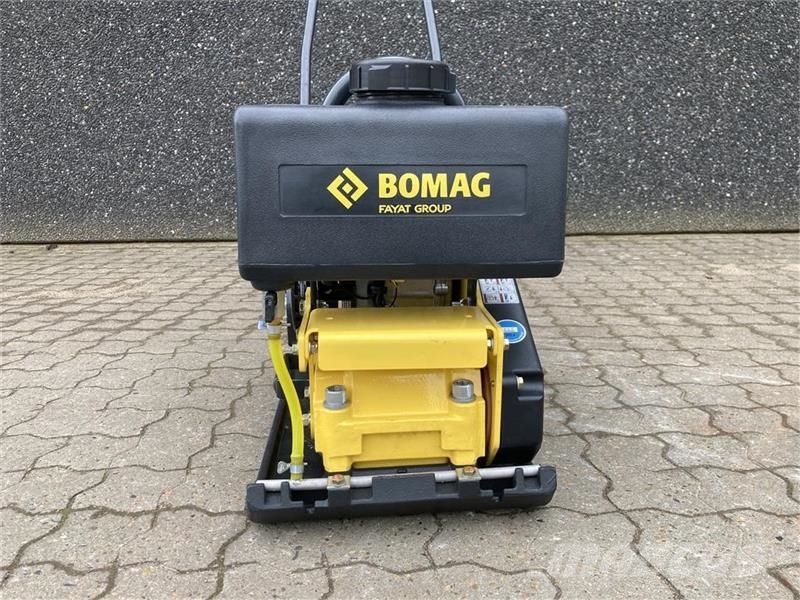Bomag BVP 10/36 Monteret med vandtank og spredebom دكاكات أفقية