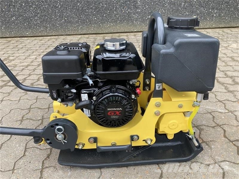 Bomag BVP 10/36 Monteret med vandtank og spredebom دكاكات أفقية