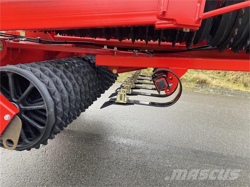 He-Va TIP ROLLER 8.20 m. Spring-Active-Transfer System - 滚笼耙