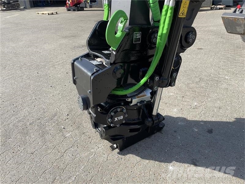Mecalac 15 MWR Bagri na kolesih