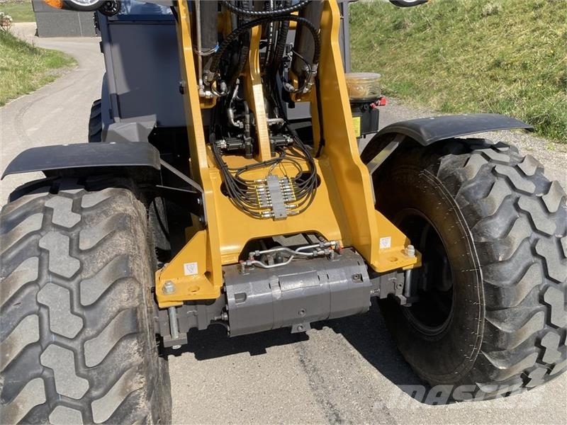 Mecalac AX 1000 Monobom med hydraulisk hurtigskift Tekerlekli yükleyiciler