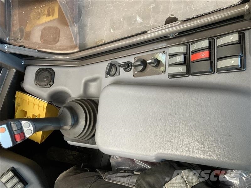 Mecalac AX 850 Monobom med hydraulisk hurtigskift Tekerlekli yükleyiciler