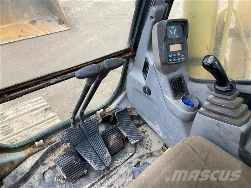 New Holland E 265 LC Kipbart planerblad og graveskovl حفارات زحافة
