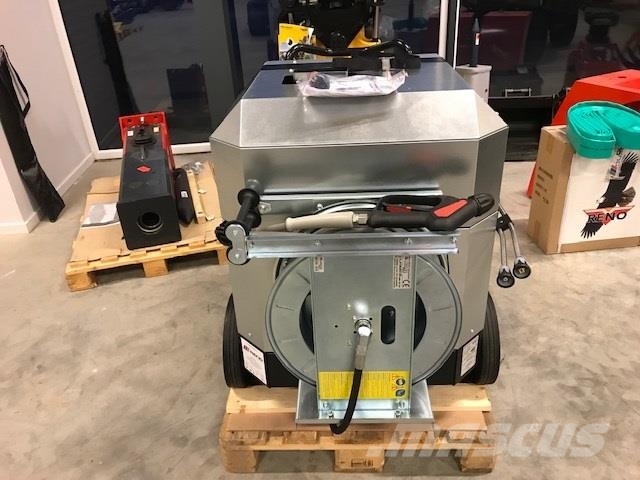 Reno HW200/21 Geyser M8 - Med påbygget slangetromle High pressure cleaner