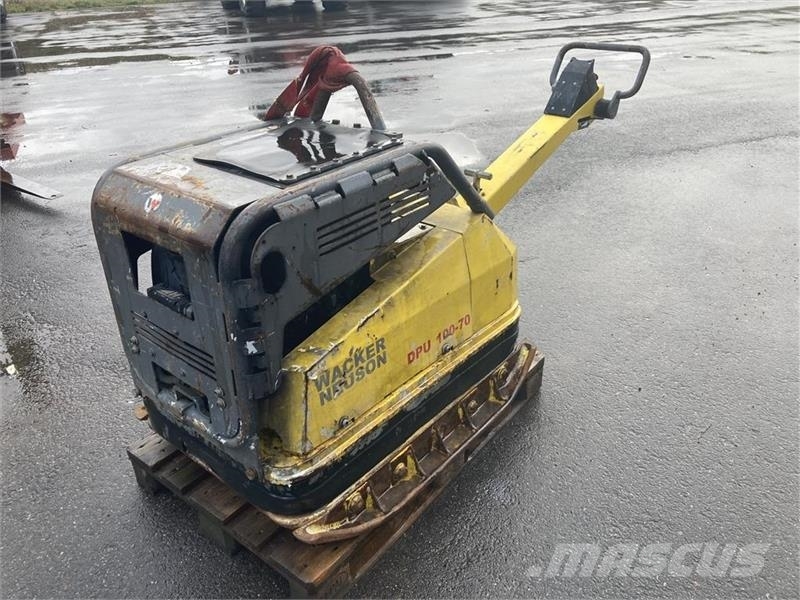 Wacker DPU 100 - 70  750 kg pladevibrator med frem bak Віброплити та вібротрамбовки