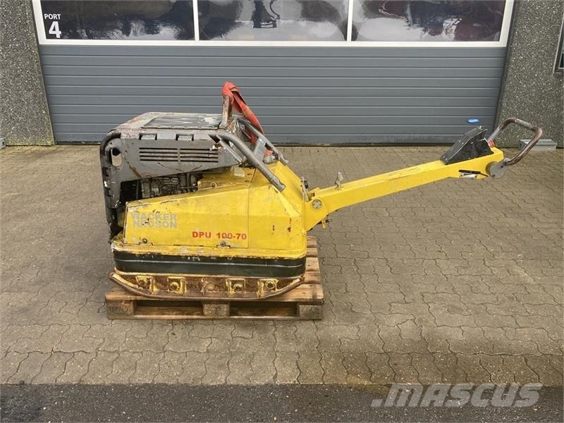 Wacker DPU 100 - 70  750 kg pladevibrator med frem bak Віброплити та вібротрамбовки