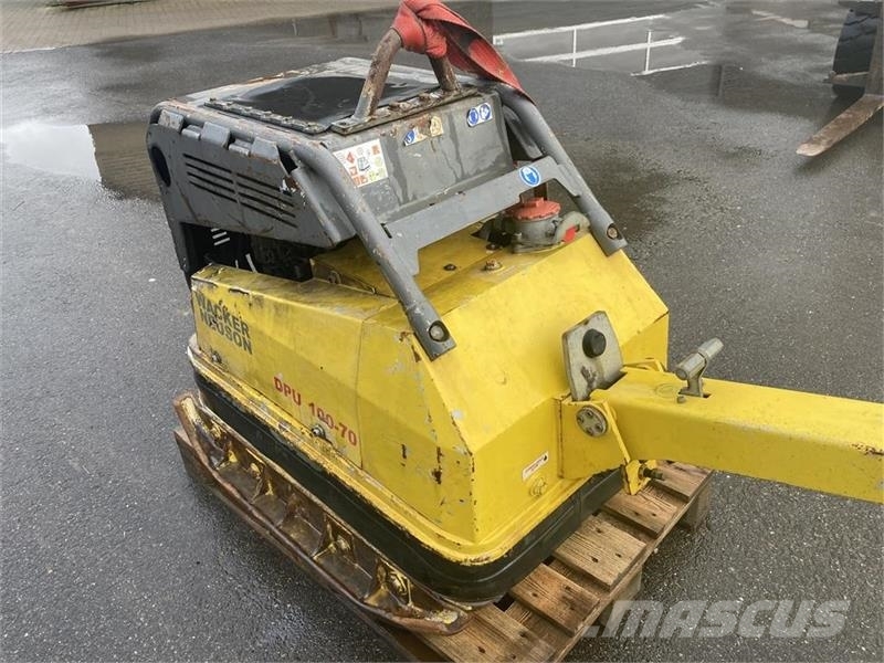 Wacker DPU 100 - 70  750 kg pladevibrator med frem bak Віброплити та вібротрамбовки