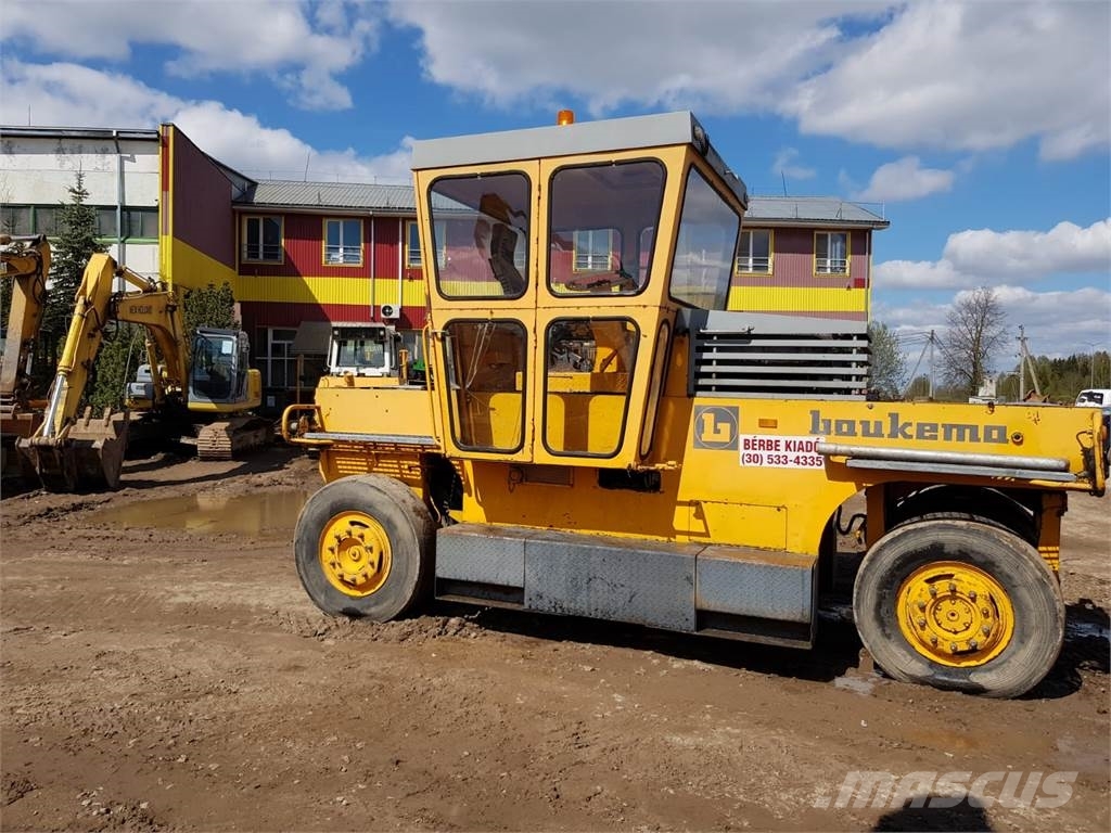 Bomag SGW-17 Bandenwalsen