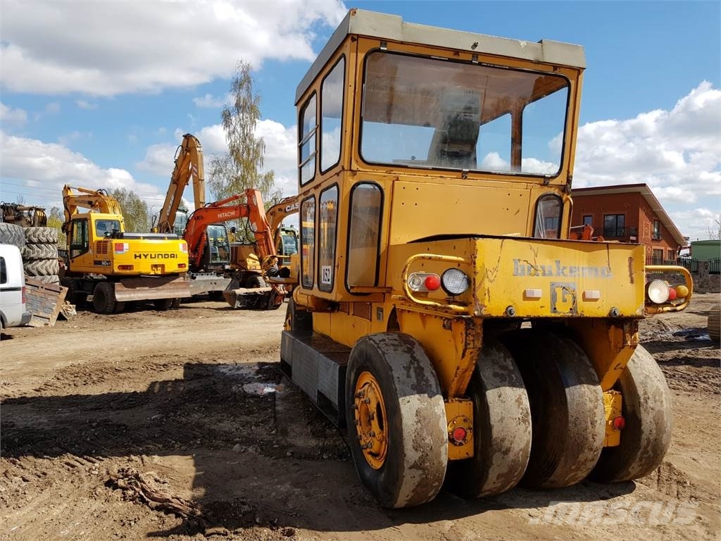 Bomag SGW-17 Bandenwalsen