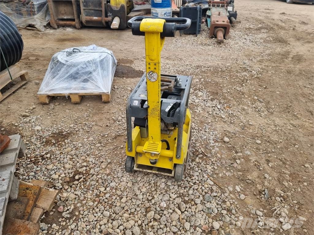 Kita BPU3050A Vibratoriai