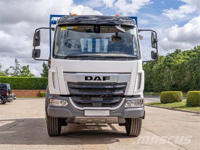 DAF XBC Skip loader