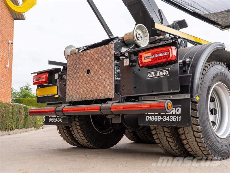 DAF XDC Hook lift trucks