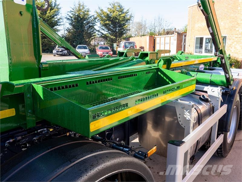 DAF XDC Hook lift trucks