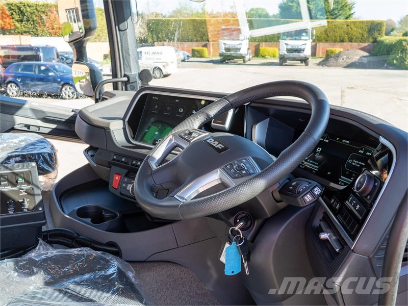 DAF XDC Hook lift trucks