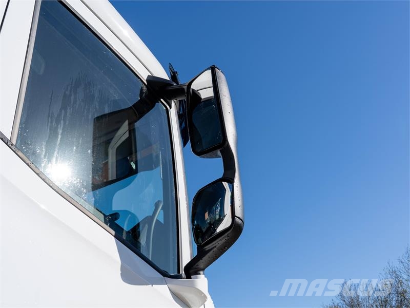 DAF XDC Hook lift trucks