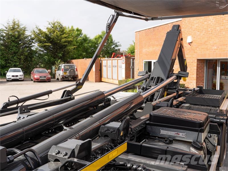 DAF XDC Hook lift trucks