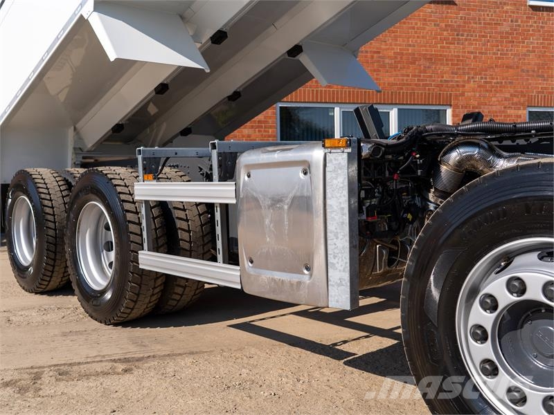 DAF XDC Tipper trucks