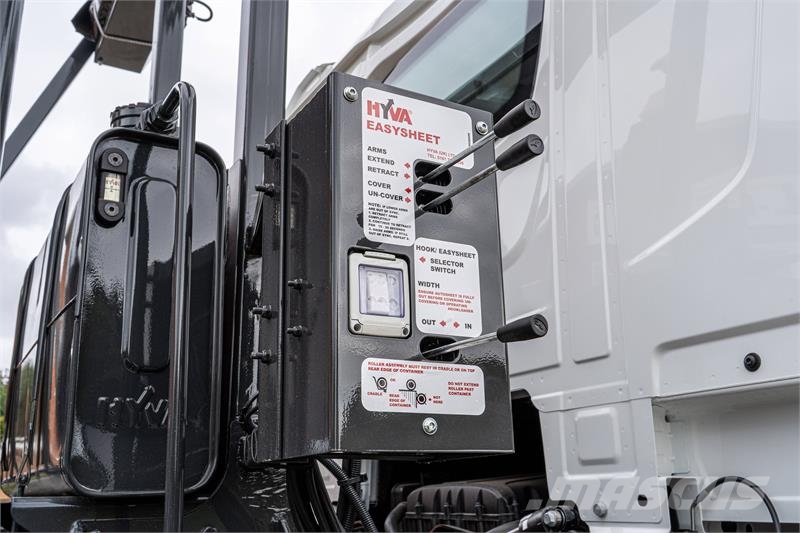 DAF XDC Hook lift trucks