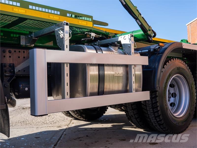 DAF XDC Hook lift trucks