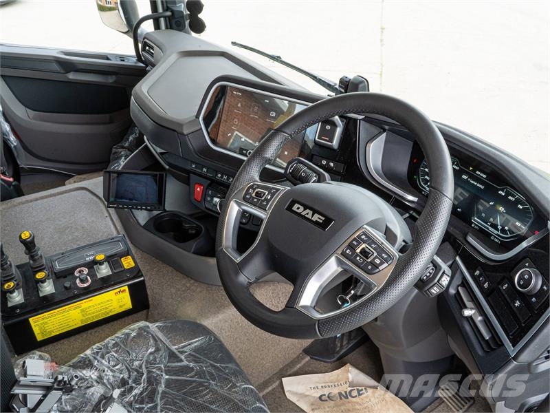 DAF XDC Hook lift trucks