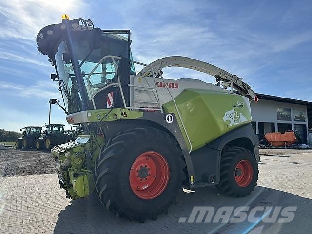 CLAAS Jaguar 870 4x4 T4f + ORBIS 600 SD Agriculture - Autres