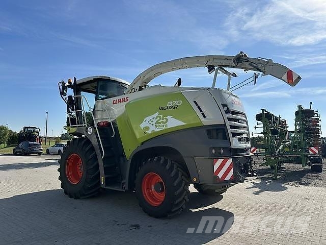 CLAAS Jaguar 870 4x4 T4f + ORBIS 600 SD Agriculture - Autres