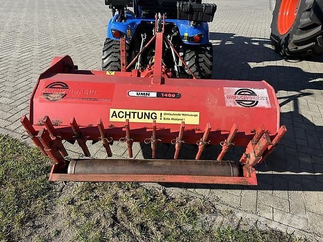 New Holland Boomer 25 C + Sauerburger UMN 1400 Sonstige Landmaschinen