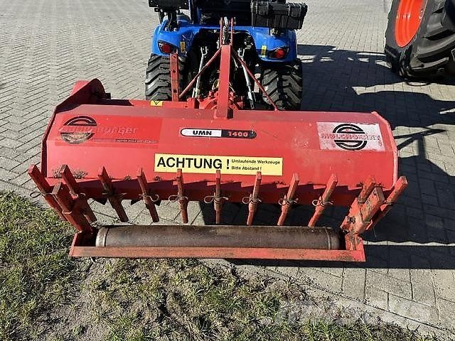 New Holland Boomer 25 C + Sauerburger UMN 1400 Sonstige Landmaschinen