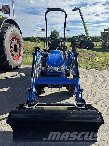 New Holland Boomer 25 C + Sauerburger UMN 1400 Sonstige Landmaschinen