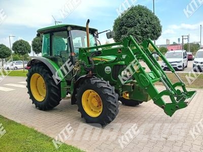 John Deere 5820 الجرارات